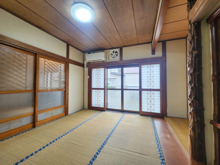 室内(2025年10月)撮影
◎本日案内可能◎
お子様の遊び場として、客間として大活躍の和室。