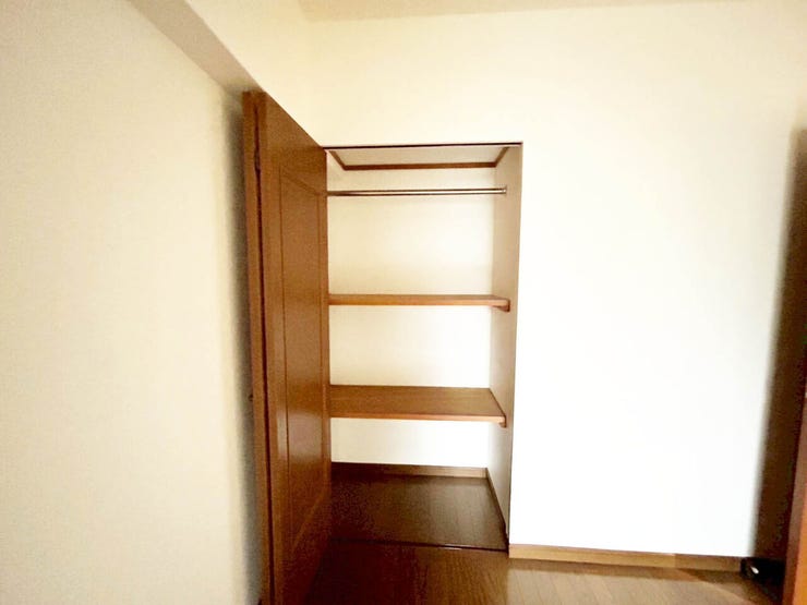 【最寄り駅まで徒歩10分圏内】ホワイトキャッスル八幡駅東♪2面採光♪日当たり良好♪システムキッチン♪