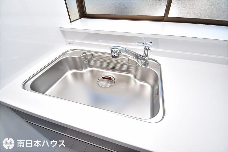 【シンク】シンクの部分はステンレス製になっていて、熱や汚れに強く、お手入れも簡単です♪