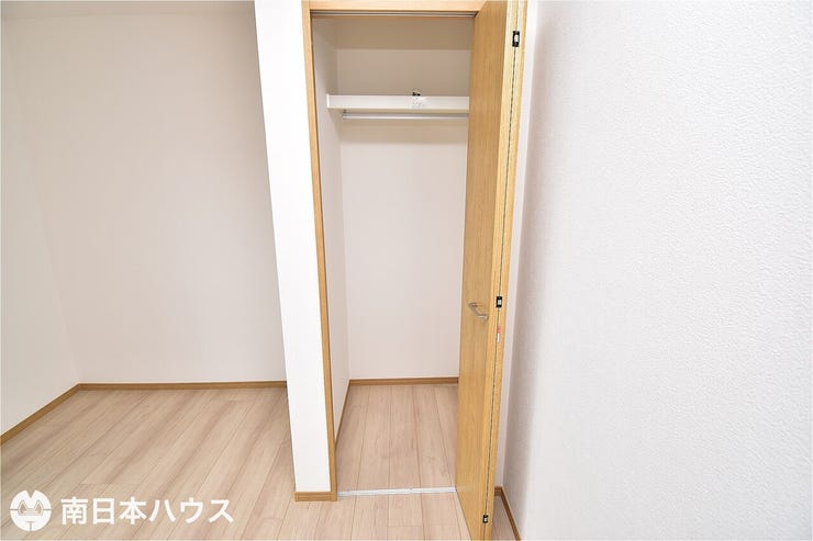 【2階洋室収納】