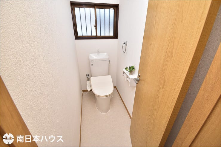 【トイレ】温水洗浄便座機能付き!リフォーム済みで気持ちよく新生活を始められます♪