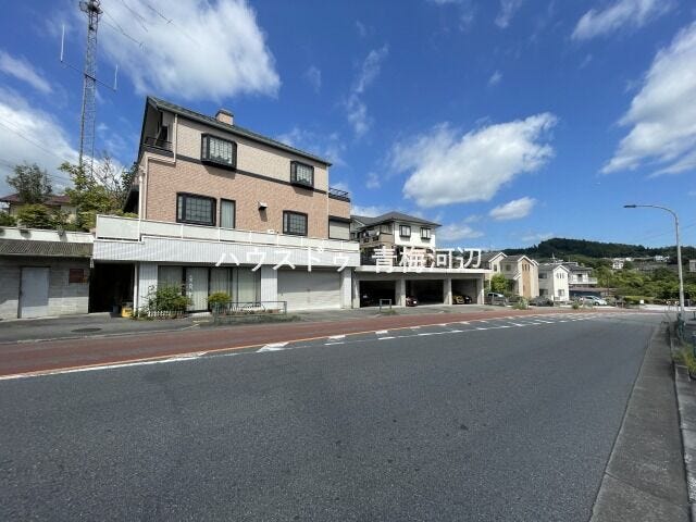 前面道路:ゆとりのある前面道路です。