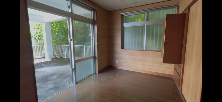 洋室5畳。バルコニーにつながり、明るく開放的な空間です。