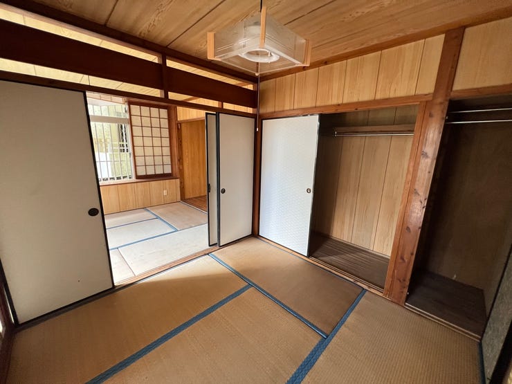 和室4.5畳、仕切りを外せば10.5畳の和室に!