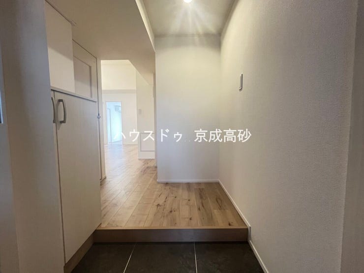 お家に出会う人々を出迎える玄関だからこそ、広々清潔感あふれる空間にしたいですね!