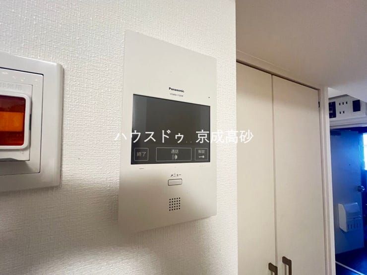 来訪者の確認をして対応出来る
TVモニター付インターホン!お子さまのお留守番にも安心ですね!