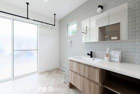 【建築プラン例…みなみの家　洗面台】
【建物価格…2226万円】
【間取り…3SLDK】
【建物（延床）面積…93.58㎡】