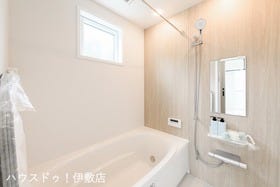 【建築プラン例…みなみの家　浴室】
【建物価格…2226万円】
【間取り…3SLDK】
【建物（延床）面積…93.58㎡】