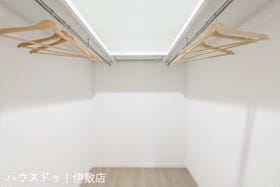 【建築プラン例…みなみの家　ウォークインクローゼット】
【建物価格…2226万円】
【間取り…3SLDK】
【建物（延床）面積…93.58㎡】