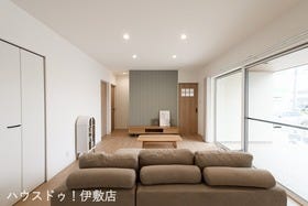 【建築プラン例…みなみの家　リビング】
【建物価格…2226万円】
【間取り…3SLDK】
【建物（延床）面積…93.58㎡】