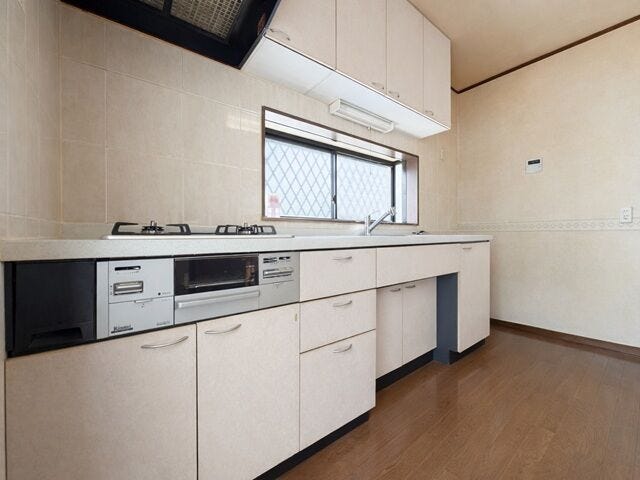 1階キッチン:画像は実際の室内写真及び間取り図をもとに、CGにて再現したイメージ画像であり、実際とは異なります。