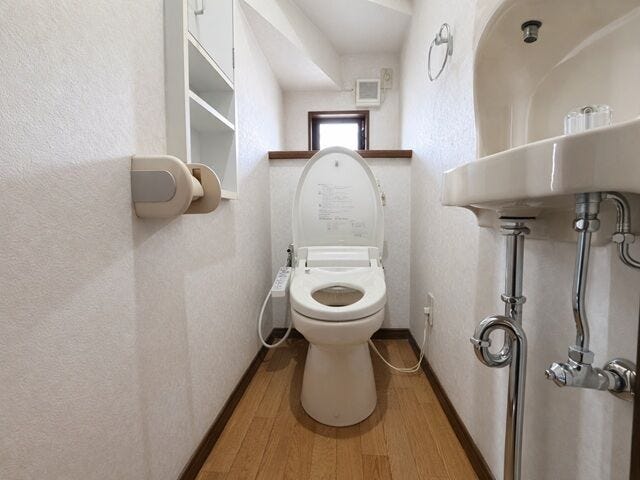 1階トイレ:画像は実際の室内写真及び間取り図をもとに、CGにて再現したイメージ画像であり、実際とは異なります。
