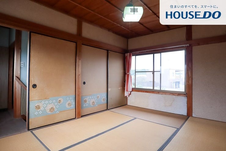 畳の香りが心を落ち着かせてくれる一室です。