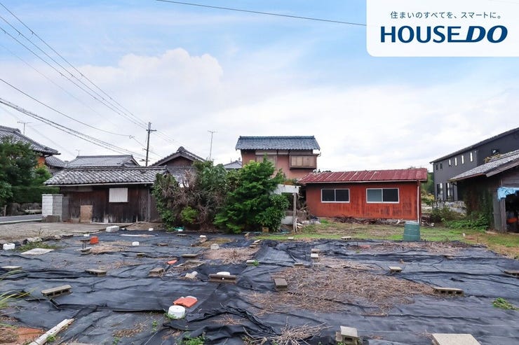 季節の花を植えたり、趣味の時間を楽しめるお庭です。