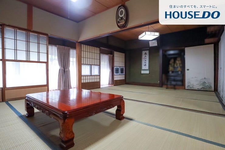 日差しが柔らかく入る、くつろぎのひと部屋