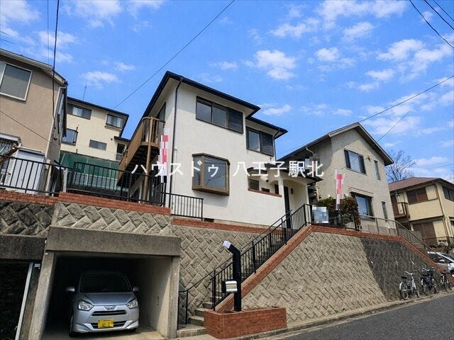 【外観】
2026年1月リフォーム済み!4LDKの間取り、駐車は1台可能です。宇津木台小学校まで徒歩9分とお子様の通学も安心です。