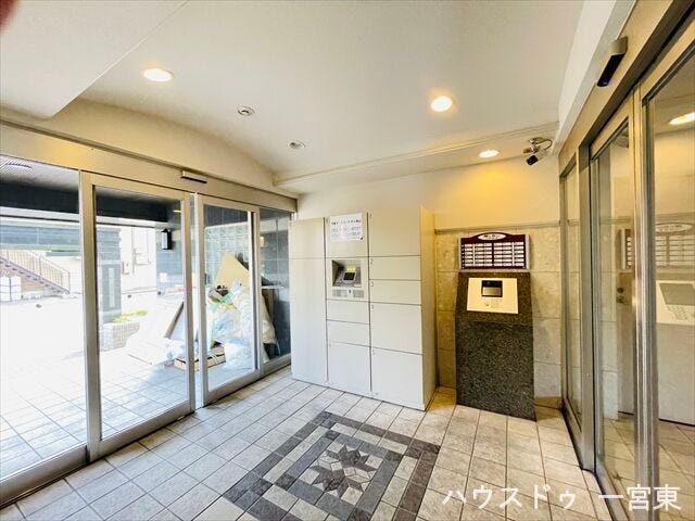 エントランスはマンションの顔です。掃除も行き届いた気持ちの良いエントランスが帰宅時の心を癒してくれます。