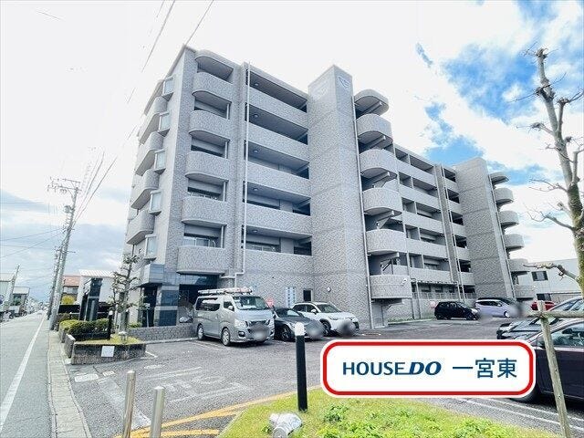 【外観】
名鉄名古屋本線 「今伊勢」 駅 徒歩4分、
学区:今伊勢西小学校 徒歩17分、
今伊勢中学校 徒歩9分、
2002年築7階建ての中古マンションです。