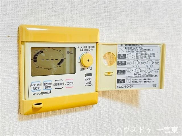 ≪床暖房≫
寒い冬も床暖房があれば足元からじんわりと暖まり、家全体が快適に。体の芯までぽかぽかと温もりを感じられる心地よい空間です♪