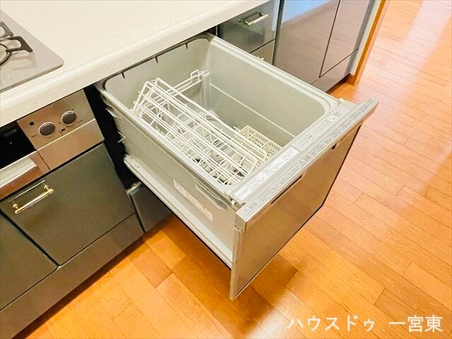 ≪食器洗浄乾燥機≫
出勤前のバタバタ時や疲れている時には特に食器洗浄乾燥機のありがたみが身に沁みますね♪