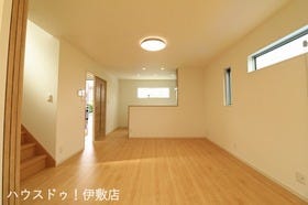 【建築プラン例…リビング】
【建物価格…1650万円】
【間取り図…4LDK】
【建物（延べ床）面積…86.11㎡】