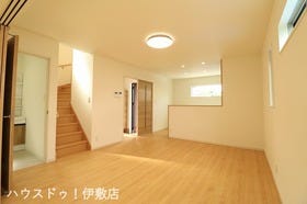 【建築プラン例…リビング】
【建物価格…1650万円】
【間取り図…4LDK】
【建物（延べ床）面積…86.11㎡】