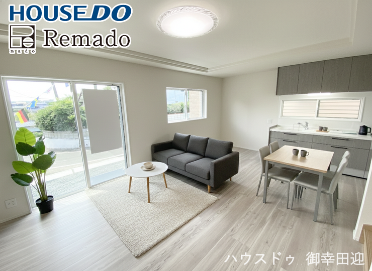 【リビング】
■家族の笑顔が集う中心地■お気に入りの家具を迎え、窓からは心地の良い光が差し込みます。※CGで家具を配置しています。