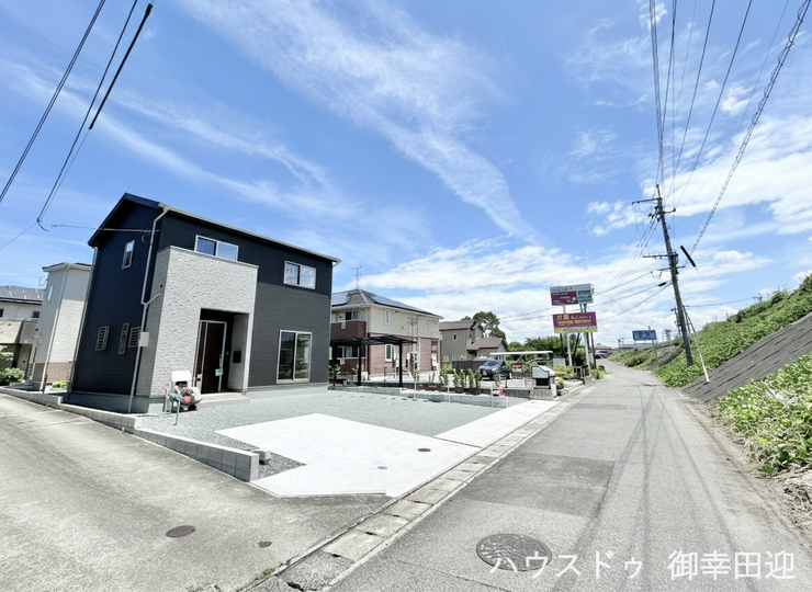 ■理想を叶える新しい暮らしの舞台■高いデザイン性と機能性を兼ね備えた住まい。ここで、家族の新しい物語が始まります。