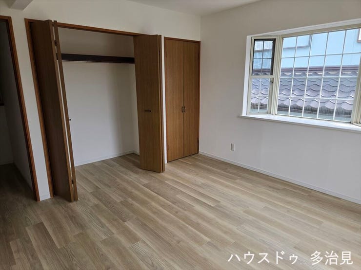 2階8帖洋室