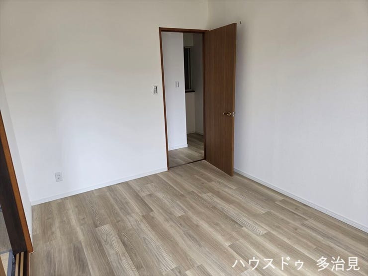 2階6帖洋室