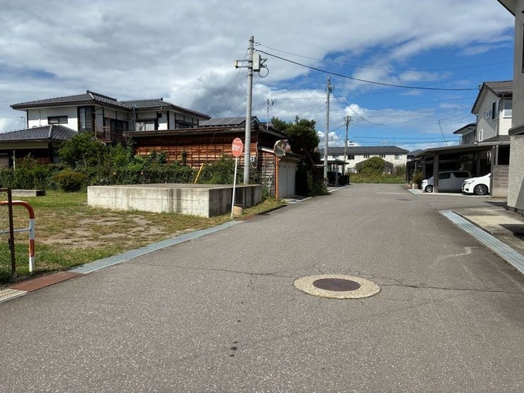 前面道路(南から北)