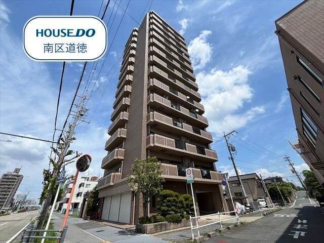 【外観】
14階建て3階部分の角部屋にあたります。
名鉄名古屋本線/本笠寺駅 徒歩約5分、地下鉄桜通線/桜本町駅 徒歩約9分とアクセス良好◎
