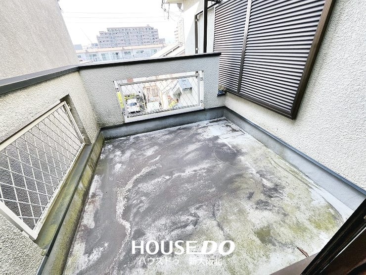 ■2階和室の横にあるバルコニーです!
■ゆとりがあるのでテーブルやイスを置いてお家カフェを楽しんでもいいですね♪