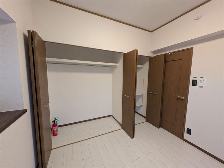 各部屋に収納があり、来客用のお布団や、季節物等を収納することができます!