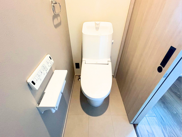 家族が多いご家庭では、朝のラッシュ時にトイレ待ちが大きなストレスに。2階にもう一つあるだけで、通勤・通学前の時間をイライラなくスムーズに過ごせます!