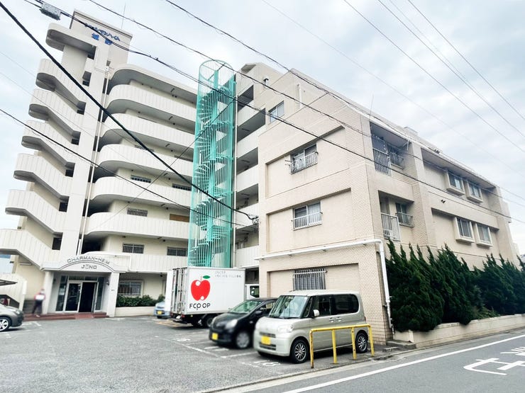 【外観】
シャルマンハイム城野 2LDK中古マンション♪専用庭♪角部屋♪ゆめマートまで徒歩約3分で買物便利♪