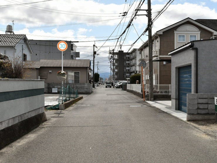 東側道路