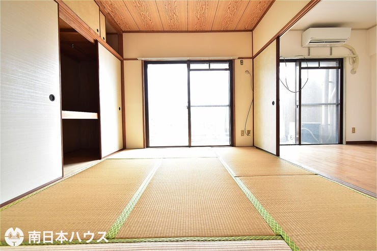 【和室】6帖の和室です!東南向きのバルコニーに面したお部屋です!
