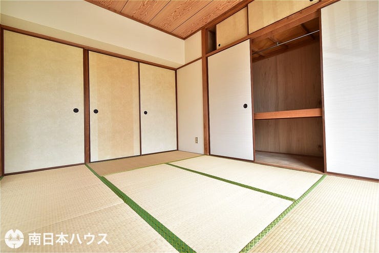 【和室】6帖の和室です!押入れ、天袋もあり収納も十分です♪