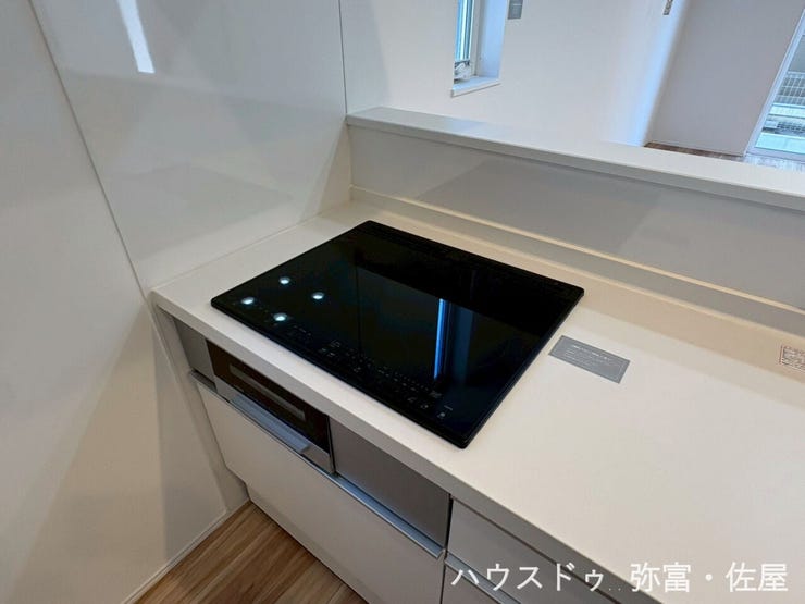 お子様やお年寄りにも安心のIHクッキングヒーター♪