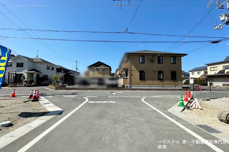 JR栗東駅まで徒歩16分! 京都・大阪方面への通勤・通学も非常に便利な立地。