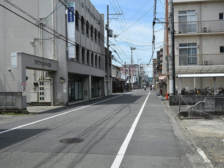 西側道路
