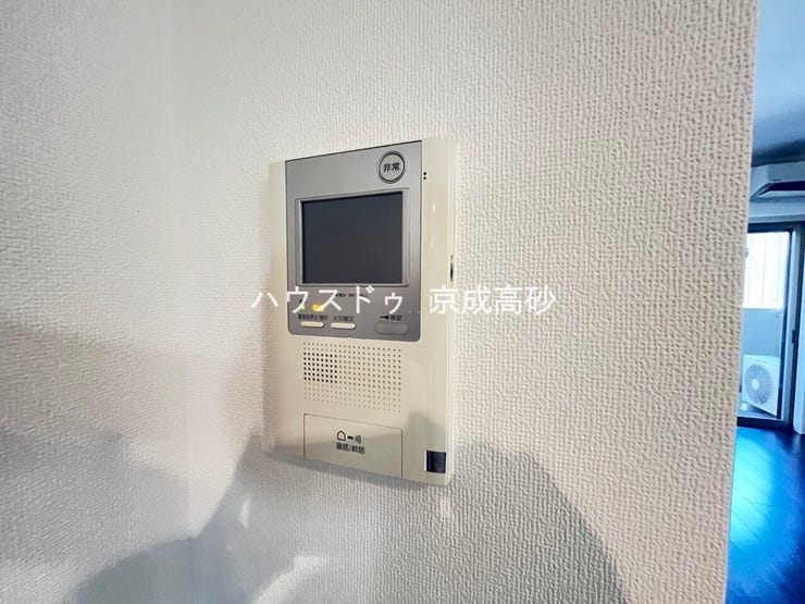 来訪者の確認をして対応出来る
TVモニター付インターホン!お子さまのお留守番にも安心ですね!