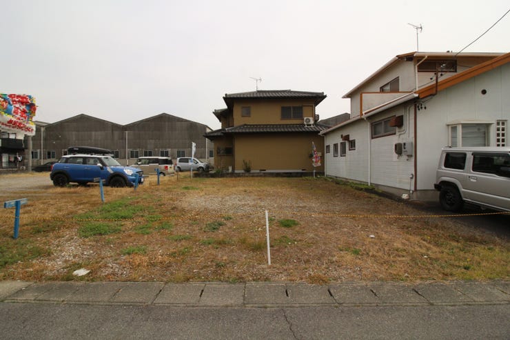 【外観】
土地面積約38.95坪!名鉄バス「北野口」停まで徒歩約1分!小学校まで徒歩約7分なので通学にも安心な立地となります◎