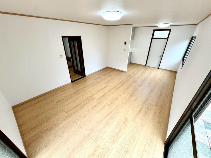 【Living】広さと明るさにこだわったリビング。家族とのコミュニケーションが弾む空間です。