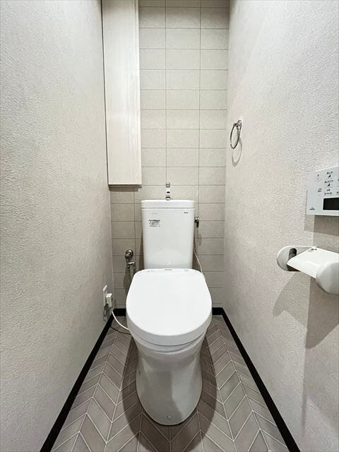 無駄のないシンプルなトイレは、お好みに合わせた空間づくりが楽しめます。