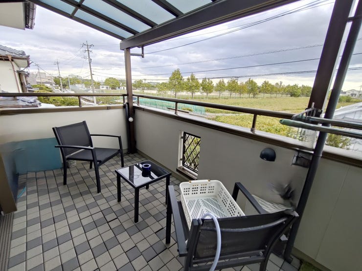 南側は田園がありテラスでホッと一息つけます