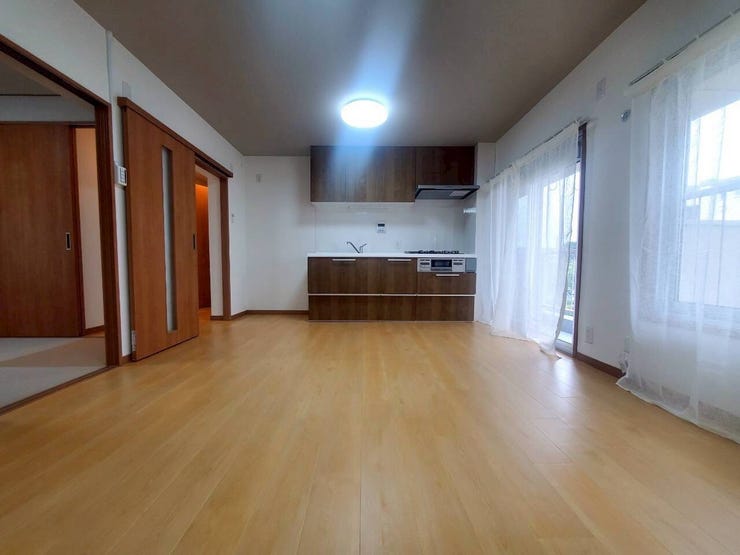 【Living】
広さと明るさにこだわったリビング。家族とのコミュニケーションが弾む空間です。