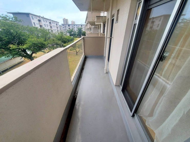 【Balcony】
日当たりの良いバルコニーはお洗濯物がしっかり乾きやすく、毎日の家事にも重宝します。