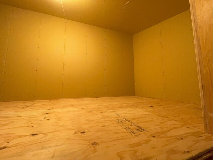 室内(2025年3月)撮影
◎本日内覧可能◎
リビングには小屋裏収納がございます!季節物の雑貨などたっぷり収納できます◎
